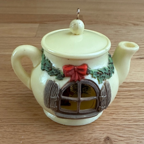Hallmark 1980 A Spot of Christmas Cheer Teapot Ornament - Picture 2 of 13